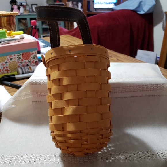 Vintage 2001 Longaberger Small Gatehouse Basket without liner - Picture 3 of 10